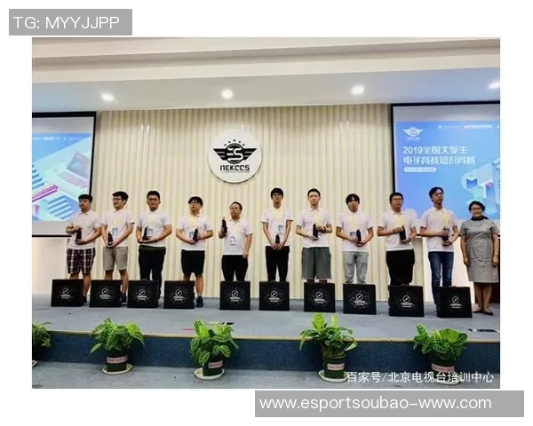 电竞数据背后的故事杨秀英与英雄联盟的奋斗与成长之路 电竞数据背后的故事杨秀英与英雄联盟的奋斗与成长之路